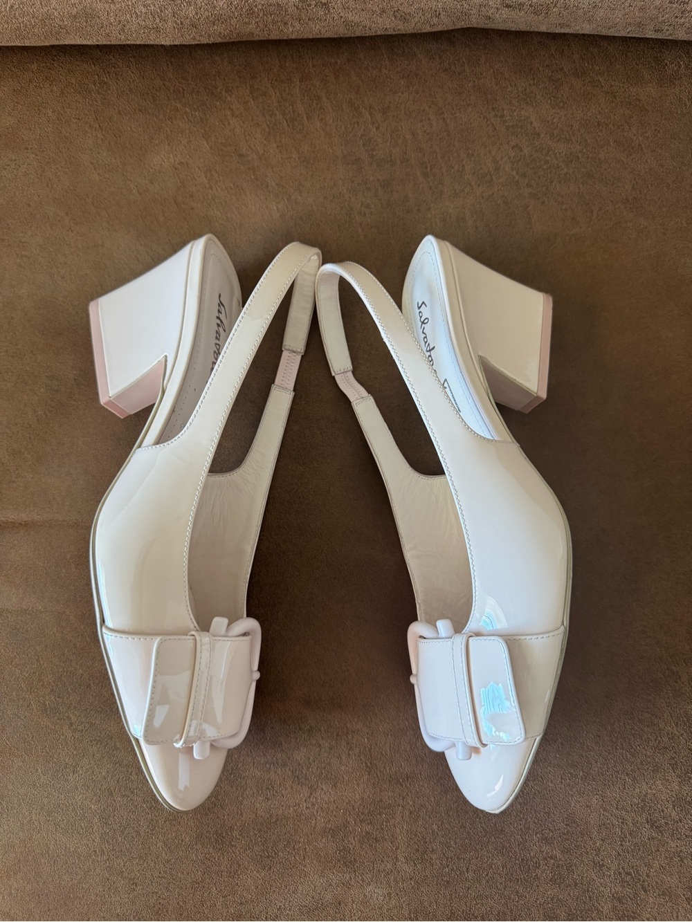 Salvatore Ferragamo Briget 7.5 C Pump Leather Classic Gancini Heel - Picture 2 of 5